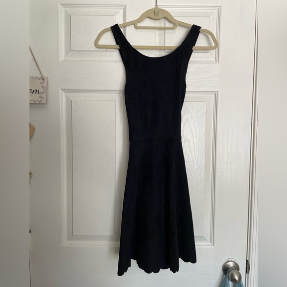 Express black scalloped dress - Picture 5 of 12